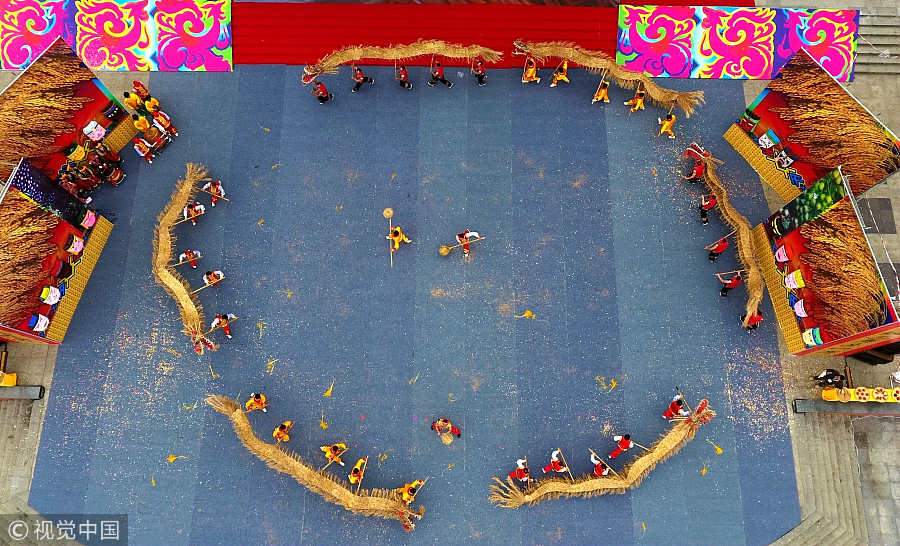 Habitantes de Guangxi celebram o festival Yifan por uma boa colheita