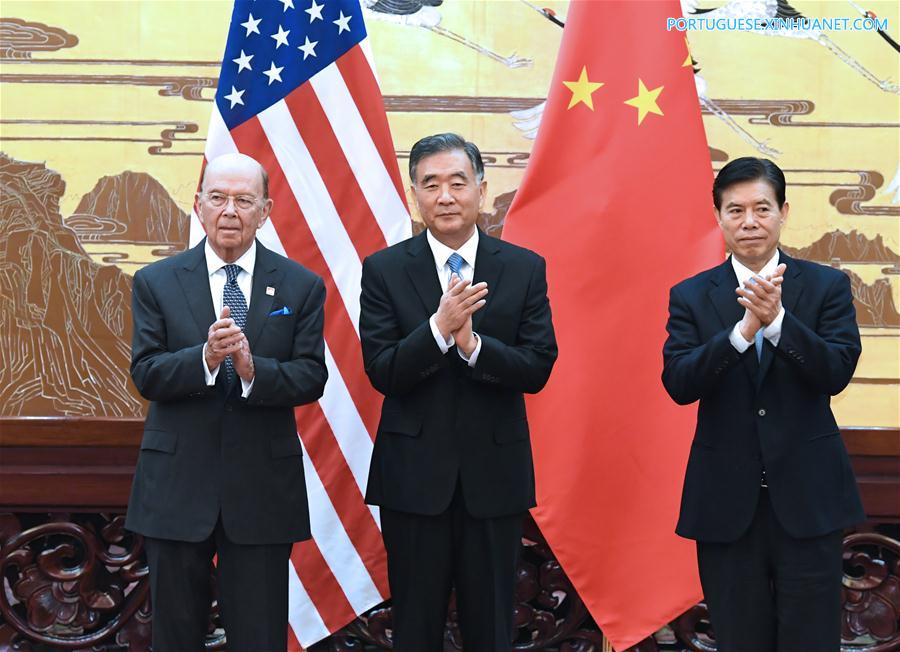 Vice-premiê chinês discute relação comercial com secretário de Comércio dos EUA