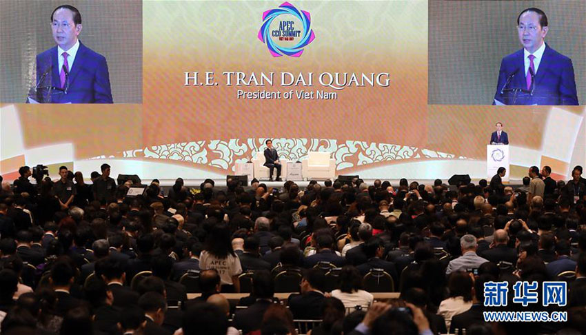 O presidente vietnamita, Tran Dai Quang, faz seu discurso de abertura em uma cúpula CEO da APEC em Da Nang, no Vietnã, em 8 de novembro de 2017. O presidente vietnamita, Tran Dai Quang, pediu na quarta-feira que a comunidade empresarial dos 21 membros da Cooperação Econômica Ásia-Pacífico (APEC) permaneça como um defensor da integração econômica regional. (Xinhua/Li Peng)