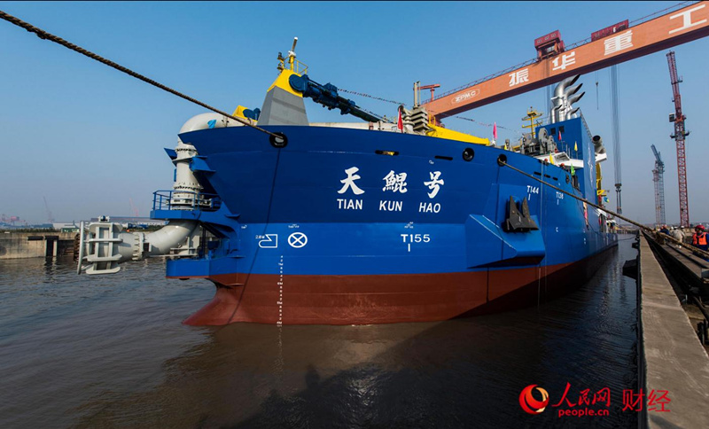 Maior embarcação de dragagem chinesa inicia operações