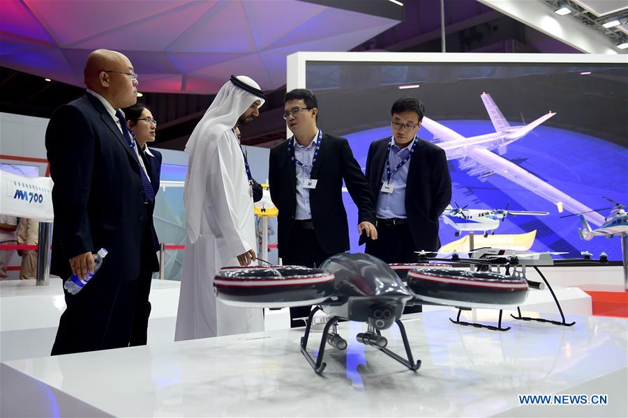 Galeria: maquetes de aeronaves chinesas em exibição no 15º Show Aéreo Bienal de Dubai 