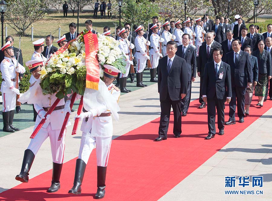 Xi pede maior cooperação China-Laos no bem estar público