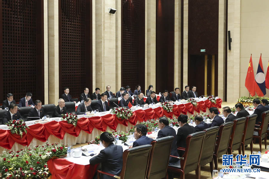 Presidente chinês discute relações com primeiro-ministro do Laos
