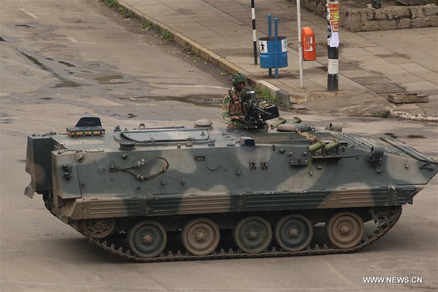 Exército zimbabuano cerca parlamento e toma controlo de instituições governamentais