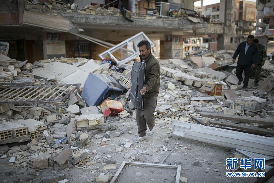Presidente iraniano inspeciona danos causados por terremoto e promete compensação pelas perdas