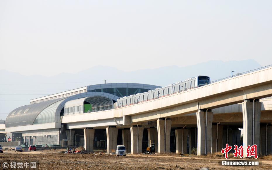 Têm início as viagens de teste do metrô não tripulado de Beijing