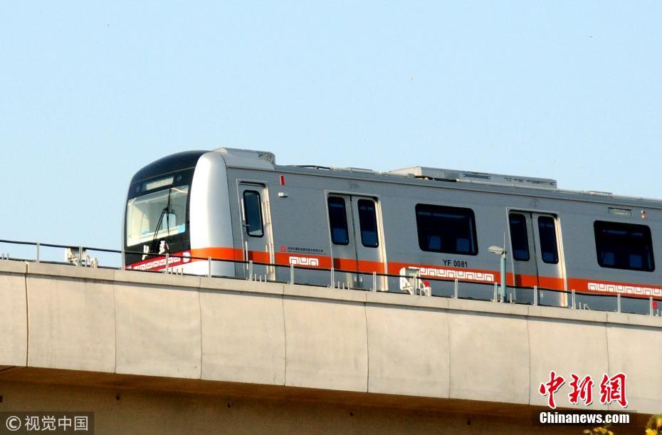 Têm início as viagens de teste do metrô não tripulado de Beijing