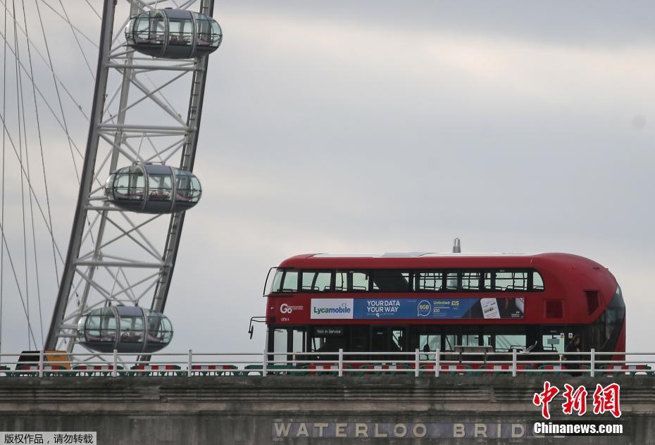 Ônibus ecológico abastecido com borras de café em operação em Londres