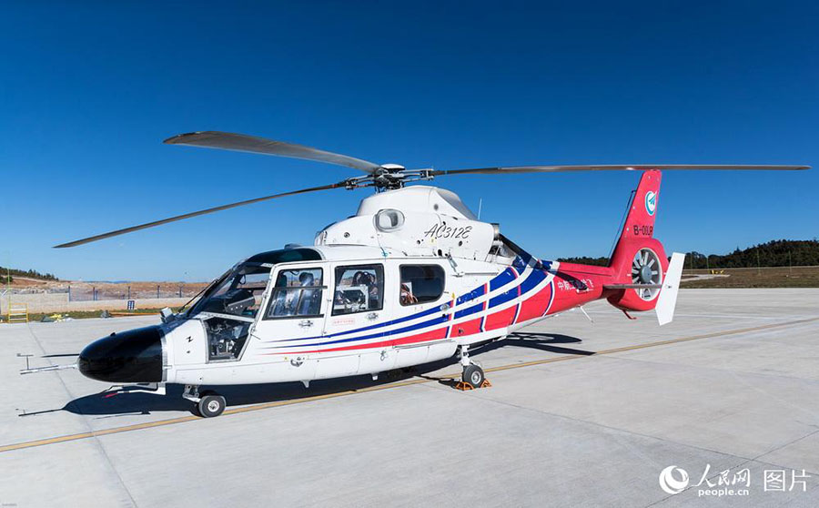 Helicóptero chinês AC312E realiza voo experimental