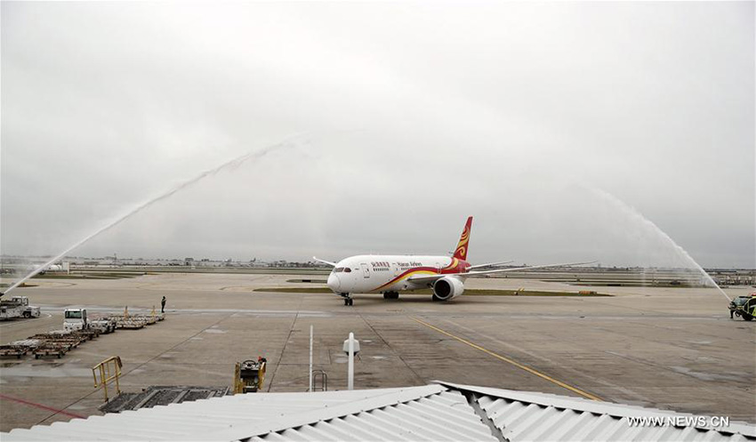 Primeiro voo transoceânico de biocombustível da China aterra em Chicago