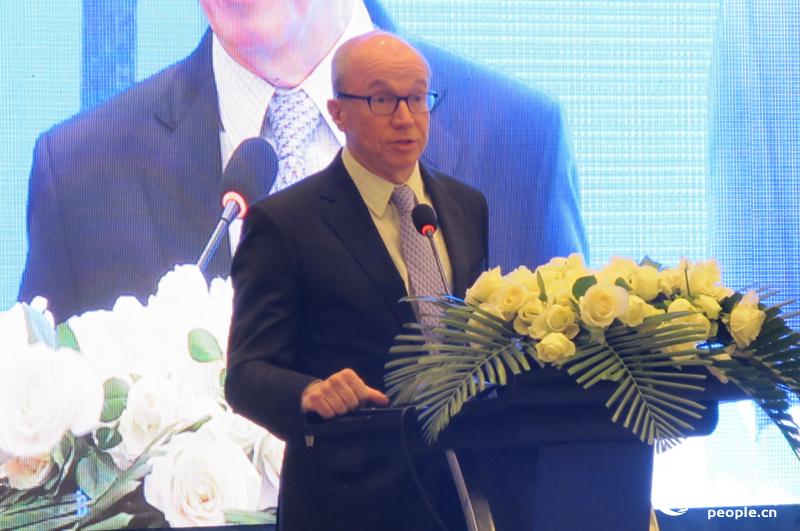 “Diálogo entre empresas de Guangzhou e de Fortune Global 500” se realiza em Beijing