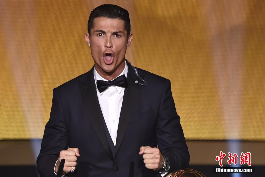 Cristiano Ronaldo iguala Messi e conquista a Bola de Ouro pela 5ª vez