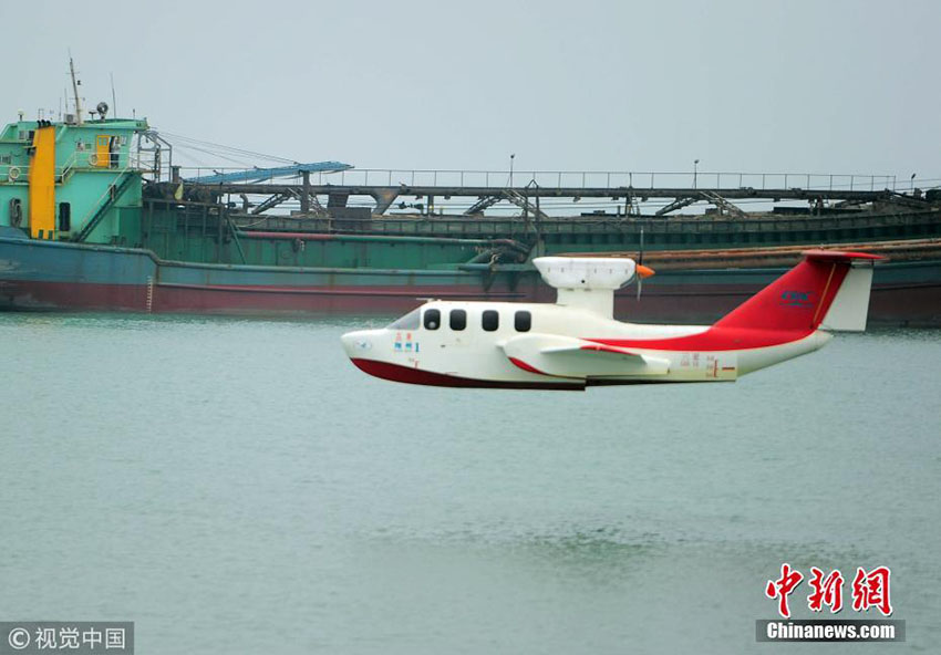 “Barco voador” fabricado pela China realiza teste em Sanya