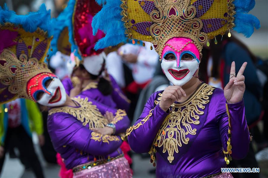 Macau realiza desfile internacional para assinalar 18º aniversário do regresso à pátria