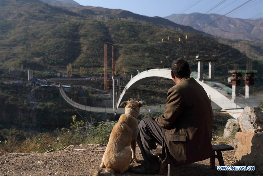 Teleférico sobre o rio Jinshajiang no sudoeste da China encerrará em 2018