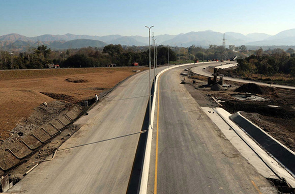 Nova autoestrada China-Paquistão é inaugurada