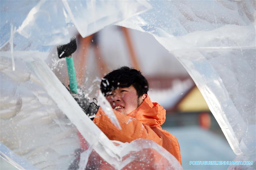 Competição internacional de esculturas de gelo em Harbin