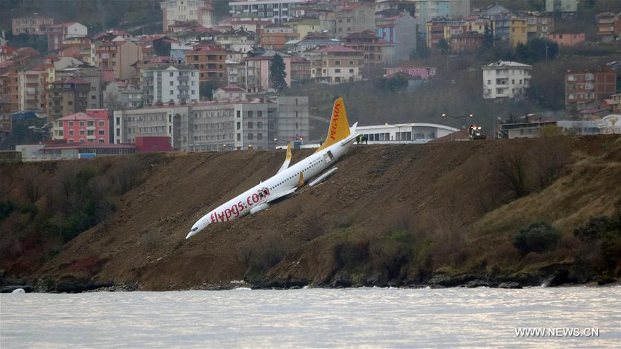 Avião turco sai da pista ao aterrissar na Turquia