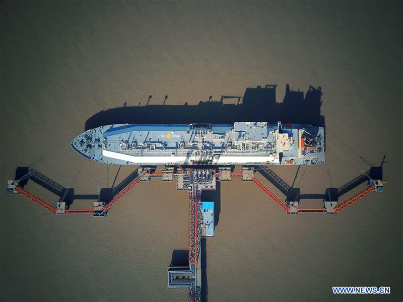 200º navio transportador de gás natural liquefeito recebido no Porto de Yangkou