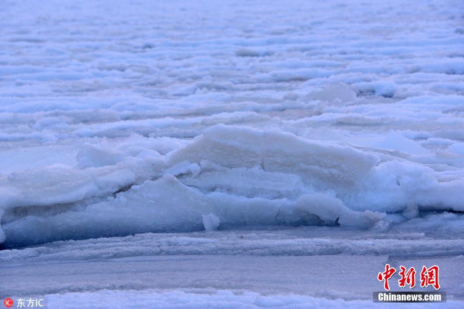 Galeria: Baía no mar Bohai congela com chegada de frente fria