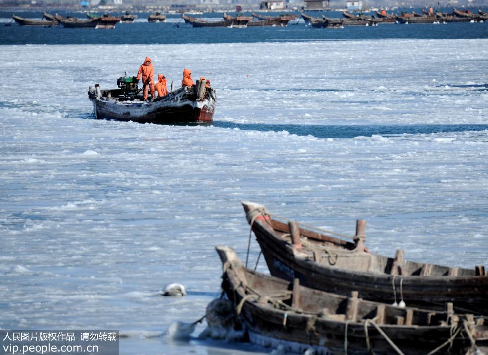 Dalian: Pesca afetada pela formação de gelo marinho