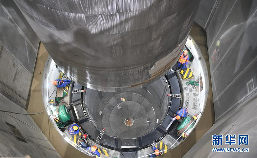 Recipiente de pressão do reator do projeto nuclear “Hualong 1” instalado em Fujian