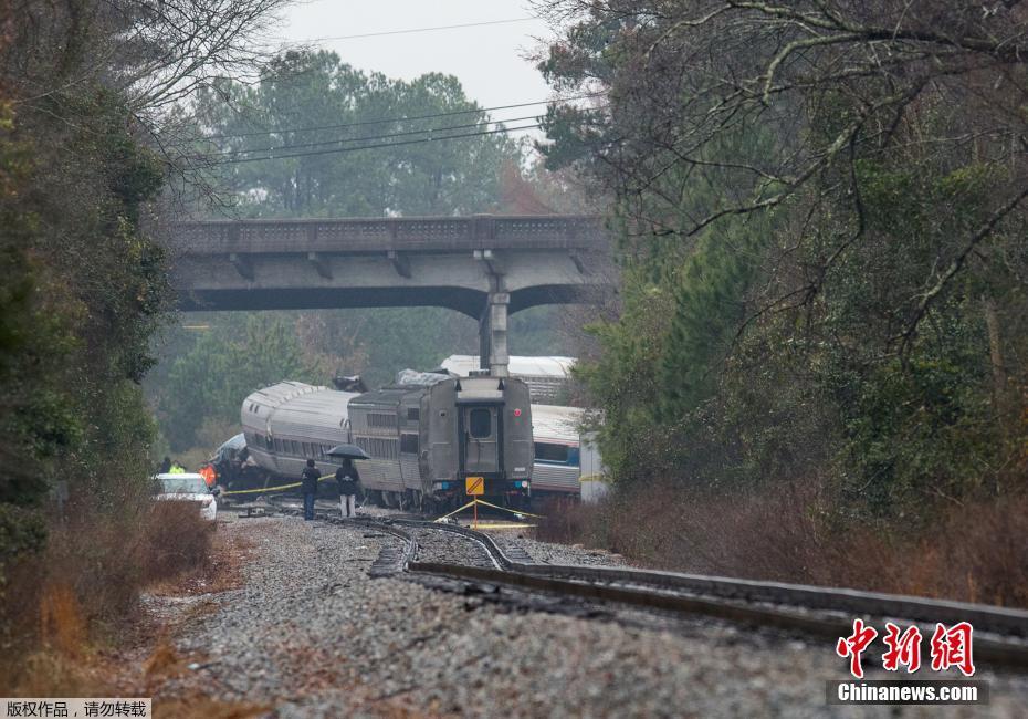 Acidente ferroviário nos EUA deixa dezenas de mortos e feridos