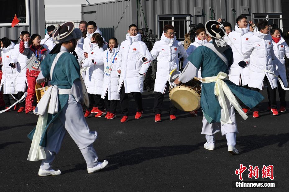 Galeria: cerimônia de hasteamento da bandeira chinesa na Vila Olímpica de Gangneung