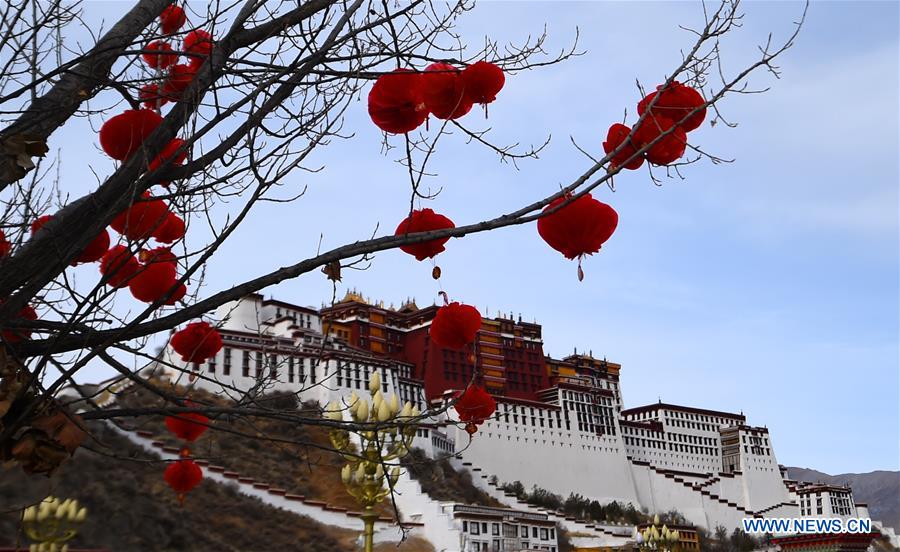 Galeria: Palácio de Potala decorado para Festival da Primavera e Ano Novo Tibetano
