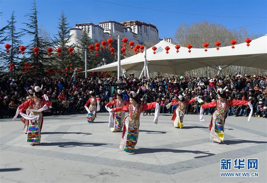 Cresce turismo no Tibet durante feriado do Ano Novo Lunar chinês