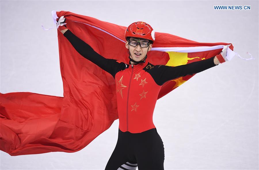 Wu Dajing bate recorde e conquista medalha de ouro em patinação de velocidade em pista curta