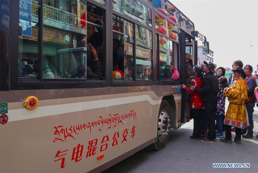 Mais de metade de ônibus da capital do Tibete tornam-se ecológicos