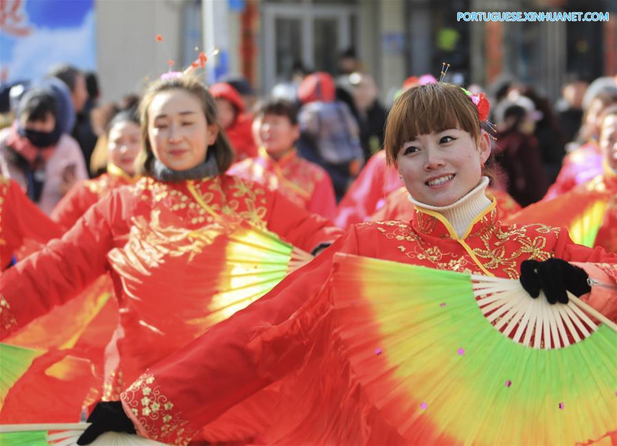 Apresentação da dança Yangge celebra Ano Novo em Hebei