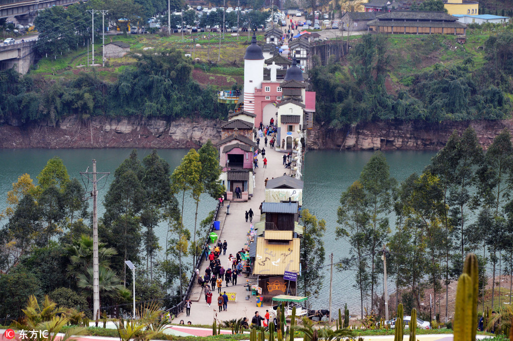 Galeria: Ponte em Chongqing combina arquitetura chinesa e ocidental