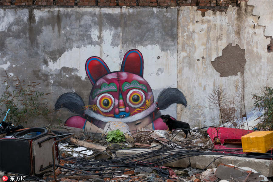 Graffitis dão nova vida a local em demolição em Shanghai