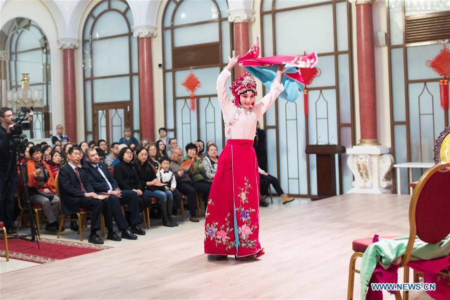 Galeria: Ópera de Yu apresentada em Moscou