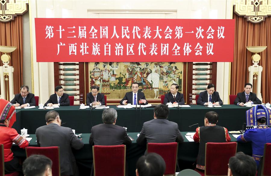 Premiê chinês enfatiza reforma, abertura e bem-estar do povo