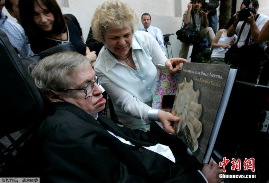 Stephen Hawking morre aos 76 anos