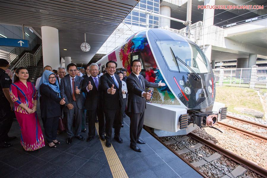 Trens de fabricação chinesa entregues ao serviço de ligação ferroviária de aeroporto na Malásia