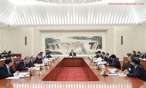 Chefe do Legislativo chinês enfatiza liderança do PCCh