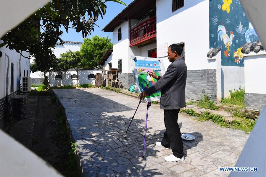 Galeria: Vila chinesa decorada com pinturas