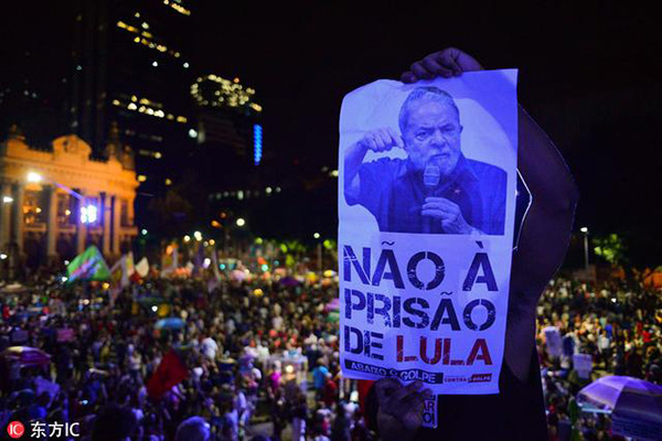 Protestos contra prisão de Lula bloqueiam estradas e reúnem milhares de manifestantes nas principais cidades do Brasil