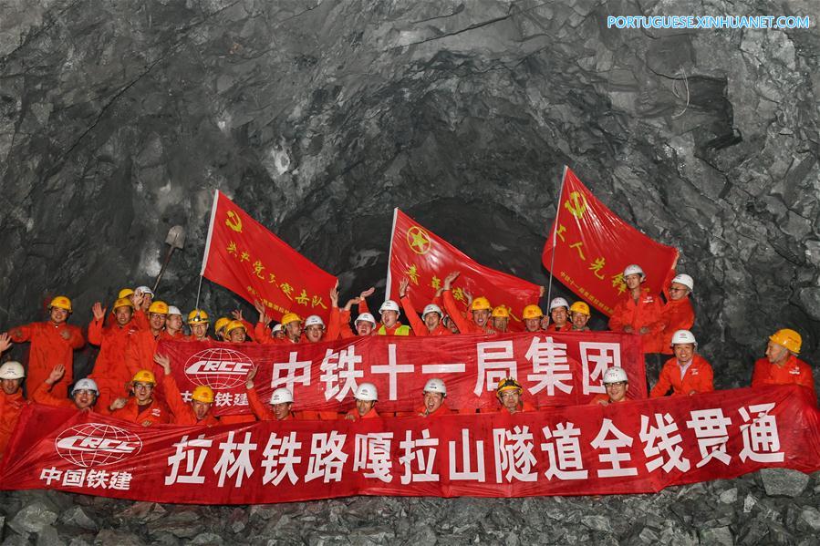 Chega ao fim perfuração do túnel Galashan em Lhasa, sudoeste da China