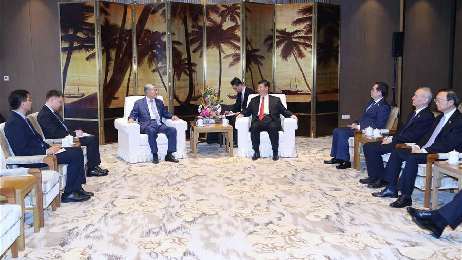 Xi reúne-se com ex-presidente do Quirguistão sobre cooperação bilateral