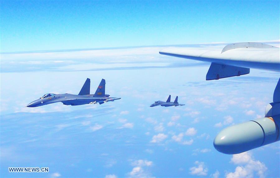 Força Aérea da China realiza patrulhamento aéreo nas ilhas