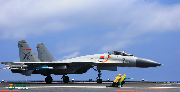Formação de porta-aviões da China realiza exercício no Pacífico Ocidental