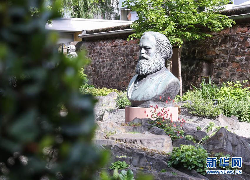 Karl Marx é orgulho da cidade, diz prefeito da cidade natal do pensador