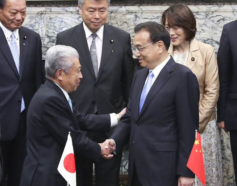 Premiê chinês pede que China e Japão promovam cooperação pragmática e intercâmbios parlamentares