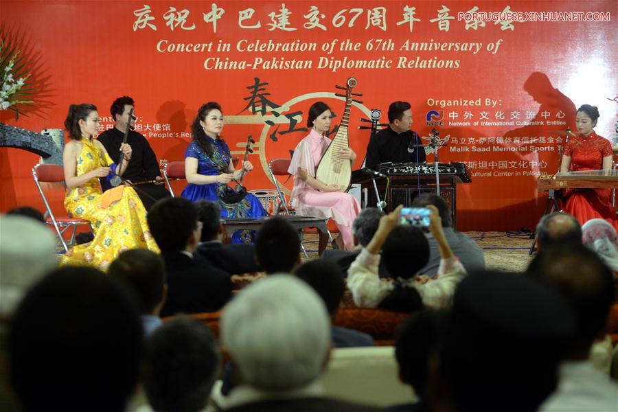 Concerto realizado em comemoração a 67º aniversário do estabelecimento das relações diplomáticas entre China e Paquistão
