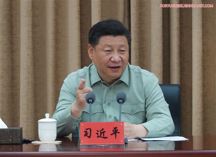 Xi pede por instituições de pesquisa de alto nível para um exército forte